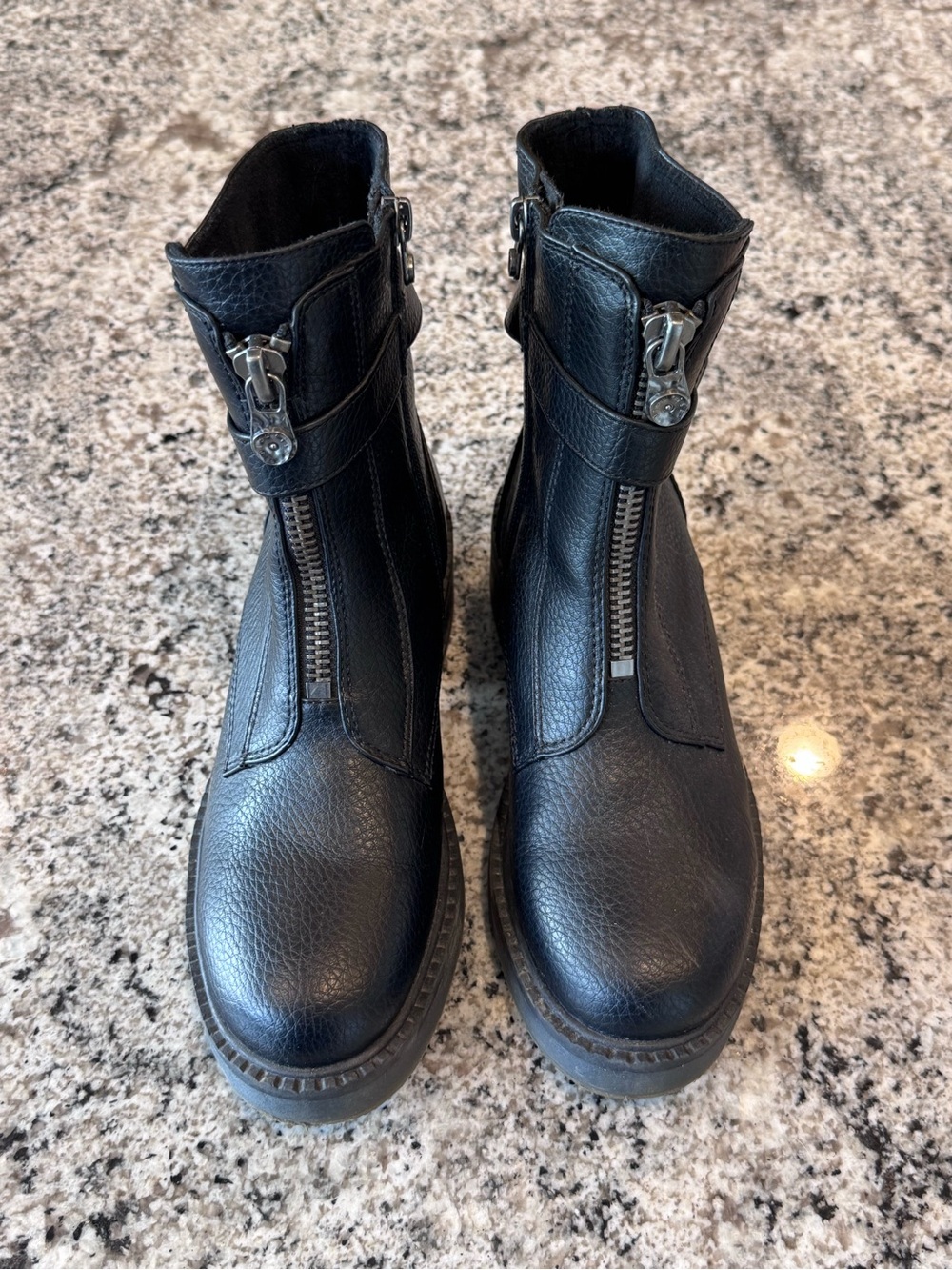 Blowfish Women's Black Vegan Leather Zip Moto Ankle Boots size 7
